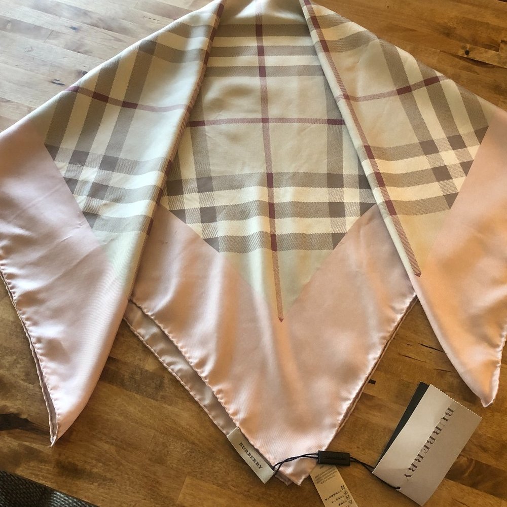 NWTS Vintage Burberry Horseferry Pale Rosewood Check Silk Scarf  34” Square - Picture 4 of 12